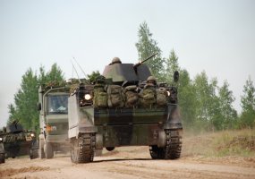 Adažių poligone Baltijos bataliono kariai pratybų metu vykdė puolimo operaciją  - 4