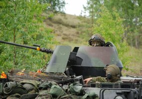 Adažių poligone Baltijos bataliono kariai pratybų metu vykdė puolimo operaciją  - 6