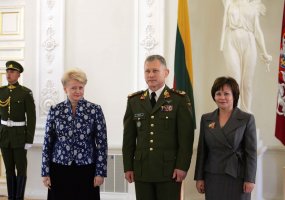 Naujajam kariuomenės vadui Arvydui Pociui suteiktas generolo majoro laipsnis - 1