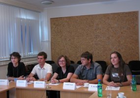 Lithuanian and Afghan youth videoconferenced on their age group problems  - 1