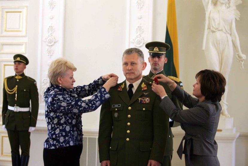 Naujajam kariuomenės vadui Arvydui Pociui suteiktas generolo majoro laipsnis