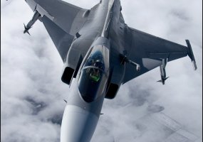 Čekų JAS-39 Gripen naikintuvai saugo mėlyną dangų virš Baltijos - 1