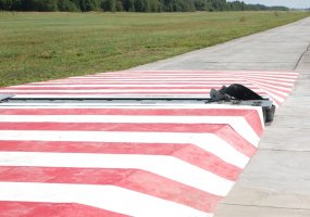 Šiaulių kariniame aerodrome sumontuotos naikintuvų gaudyklės - 1