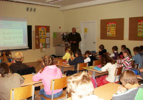 Artilerijos bataliono kariai vedė pamokas Vilniaus Antakalnio vidurinės mokyklos moksleiviams  - 1