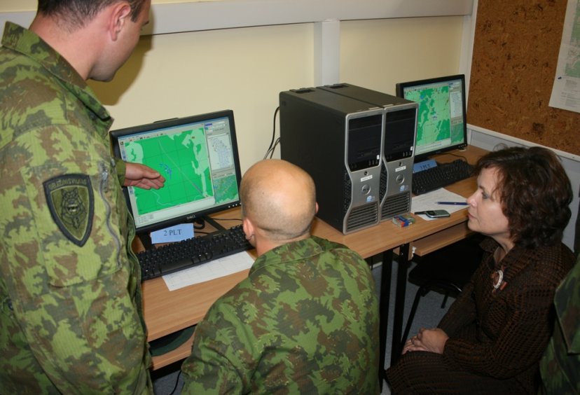 Krašto apsaugos ministrė R. Juknevičienė lankėsi Kovinio rengimo centre Nemenčinėje