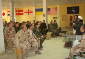 Afganistane kariai klausėsi vyriausiojo Goro provincijos religinis vadovo paskaitos apie islamą - 1