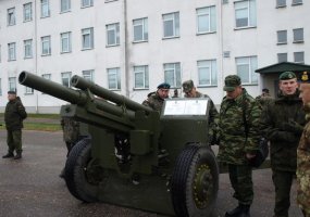  Rukloje lankėsi Lietuvai akredituoti užsienio šalių gynybos atašė  - 5