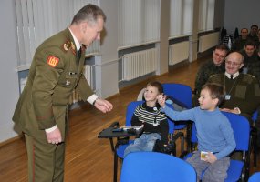 Kariuomenės vadas ir Jungtinio štabo viršininkas su artėjančiomis šventėmis pasveikino... - 5