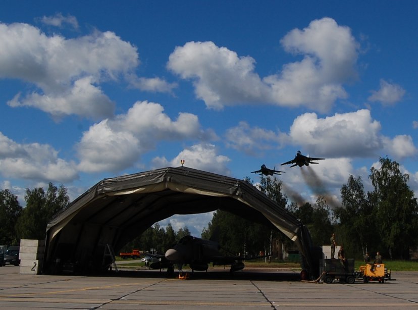 Atidaryta tarptautinė aviacijos fotografijų paroda „Dangaus paveikslai