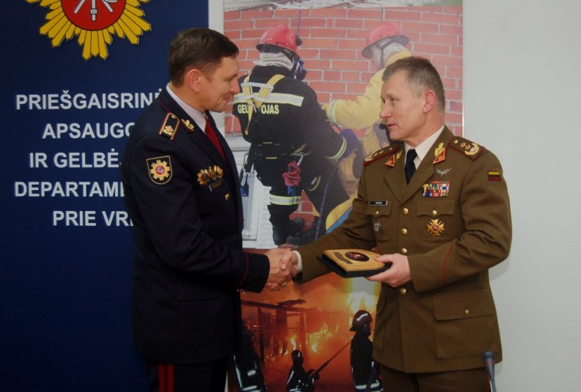 Susitiko Lietuvos kariuomenės ir Priešgaisrinės apsaugos ir gelbėjimo departamento vadovybė