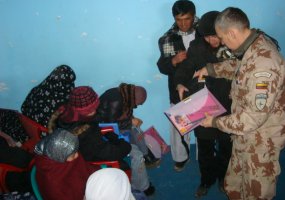 Peacekeepers held instructions for Afghan kids on mine hazard  - 2