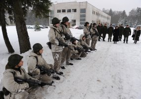 Krašto apsaugos ministrė Rukloje aplankė būtinųjų karinių mokymų dalyvius - 2