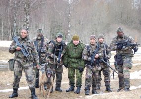 Prancūzų kariai surengė pratybas, ieškojo „numušto“ naikintuvo piloto - 2