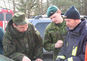 Kariai pašalino ledų sangrūdas Sanžilės upėje ir toliau teikia pagalbą Panevėžio rajone - 6