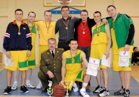 Kovinio rengimo centro kariai ir darbuotojai krepšinio varžybose Nemenčinės seniūno taurei... - 1