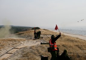 Lietuvos kariuomenės vadas Juodkrantėje stebėjo kovinio šaudymo iš oro gynybos sistemos  RBS-70... - 2