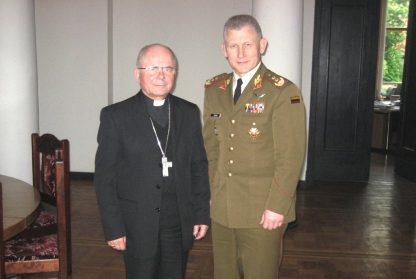 Kariuomenės vadas gen. mjr. A. Pocius susitiko su Kauno arkivyskupu metropolitu Sigitu Tamkevičiumi