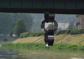 Perkėlų kuopos kariai padės po Vilniaus tiltais pakabinti skulptūras - 5