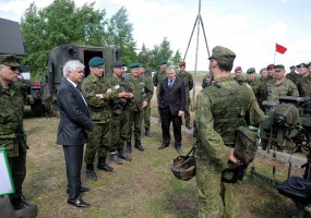 Baigėsi Taikos meto užduočių operacinių pajėgų pratybos „Tvirtas skydas 2010“ - 2