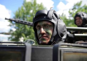 Baigėsi Taikos meto užduočių operacinių pajėgų pratybos „Tvirtas skydas 2010“ - 6
