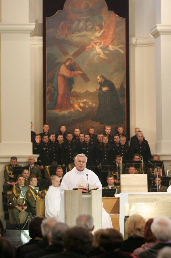 Mirė buvęs Lietuvos kariuomenės vyriausiasis kapelionas Juozas Gražulis
