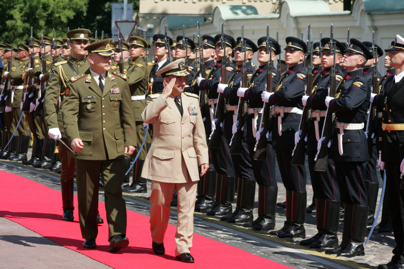 NATO pajėgų Europoje vyriausiasis vadas susitikimuose su krašto apsaugos ministerijos ir...