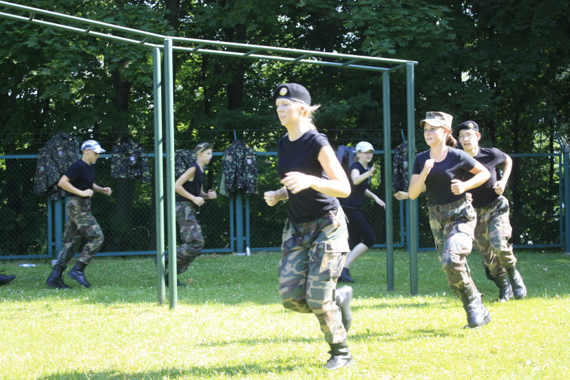 Puskarininkių mokykloje – jaunimo pilietinio ugdymo vaikų vasaros stovyklų maratonas