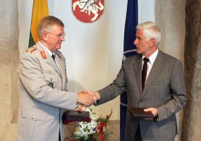 Lietuvoje lankėsi NATO Jungtinės pajėgų vadavietės vadas generolas Egonas Rammsas - 2
