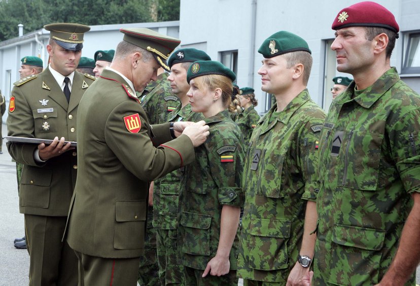 Apdovanoti iš misijos Afganistane sugrįžę Nacionalinio paramos elemento kariai