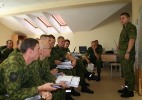 Taikos meto užduočių pajėgų kariai mokėsi vykdyti vietovės išžvalgymą - 4