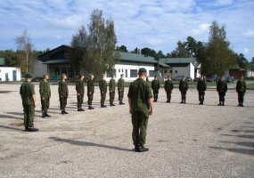 Tarnybą Lietuvos kariuomenėje pradėjo penktosios būtinųjų karinių mokymų laidos kariai  - 1