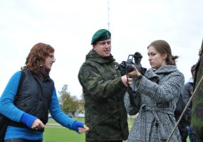 Kariuomenės vadas ir Vilniaus Sostinės LIONS klubas pakvietė moksleivius susipažinti su karių... - 1