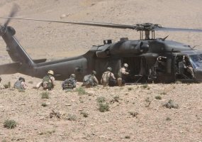 Lithuanian Special Operations troops in Afghanistan airlifted civilians injured by hostile fire - 1