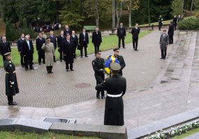 Chief of Defence of Lithuania Maj Gen A. Pocius and President of Ukraine V.Yanukovych paid... - 1