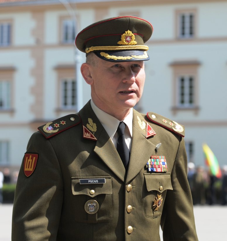Lietuvos kariuomenės vadas kalbėjosi apie šalies gynybą su KASP ir Šaulių sąjungos vadovybe