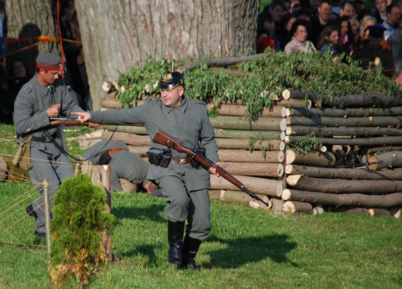 Lietuvos karys - dokumentinio filmo apie kautynes su bermontininkais bendraautorius 