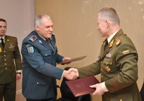 Lietuvos kariuomenė ir Vidaus reikalų ministerijos padaliniai pasirašė bendradarbiavimo priemonių... - 4