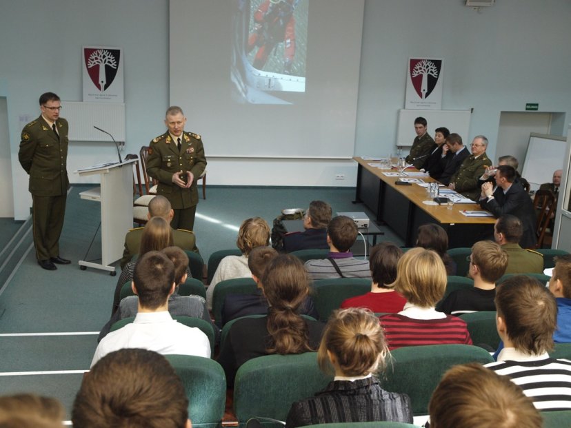 Pradedama registracija mokinių konkursui „Ką žinai apie Lietuvos kariuomenę“