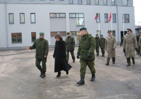 Logistikos valdybos štabe lankėsi krašto apsaugos ministrė ir kariuomenės vadas  - 1