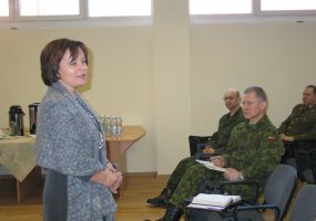 Logistikos valdybos štabe lankėsi krašto apsaugos ministrė ir kariuomenės vadas  - 2