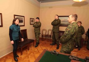 Sausumos pajėgų vadovybės štabo kariai lankėsi Signatarų namuose - 1