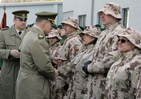 Vilniuje sutikti iš tarptautinės misijos Afganistane grįžę Nacionalinio paramos elemento kariai - 1