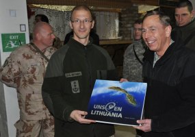 Commander of the International Security Assistance Force Gen David Petaeus visited Ghor province - 5
