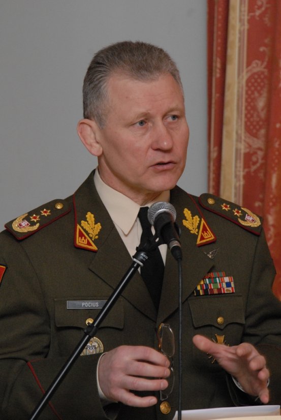 Lietuvos kariuomenės vadas susutiko su karinių vienetų vadais