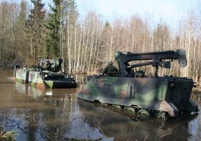 Vaidoto bataliono kariai - lauko taktinėse pratybose „Baltos naktys - 2