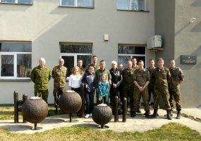 NATO oro policijos misijoje dalyvaujantys Vokietijos kariai aplankė socialinės globos namus - 1
