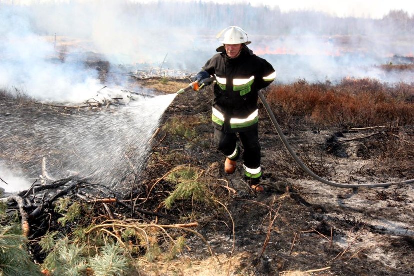 Puskarininkių mokyklos Kazlų Rūdos poligone - priešgaisrinės gelbėjimo pratybos 