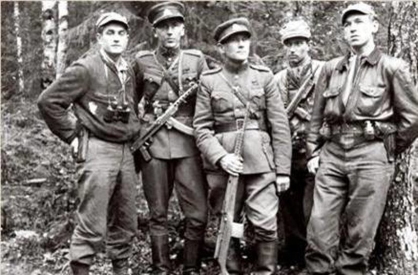 Gedimino štabo bataliono kariai pagilino žinias apie lietuvių partizaninio karo taktiką 