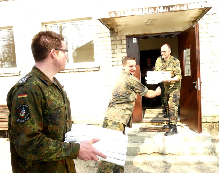 NATO oro policijos misijoje dalyvaujantys Vokietijos kariai aplankė socialinės globos namus