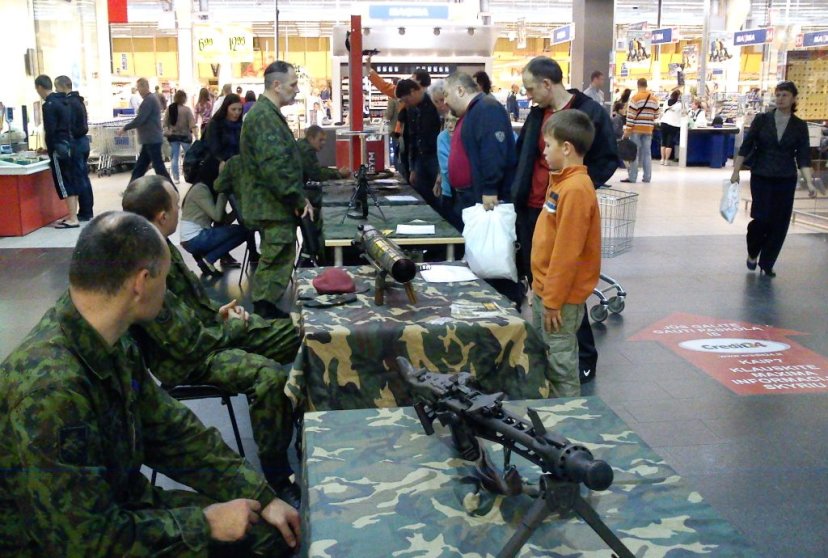 Kariai klaipėdiečiams pristatė Lietuvos kariuomenę